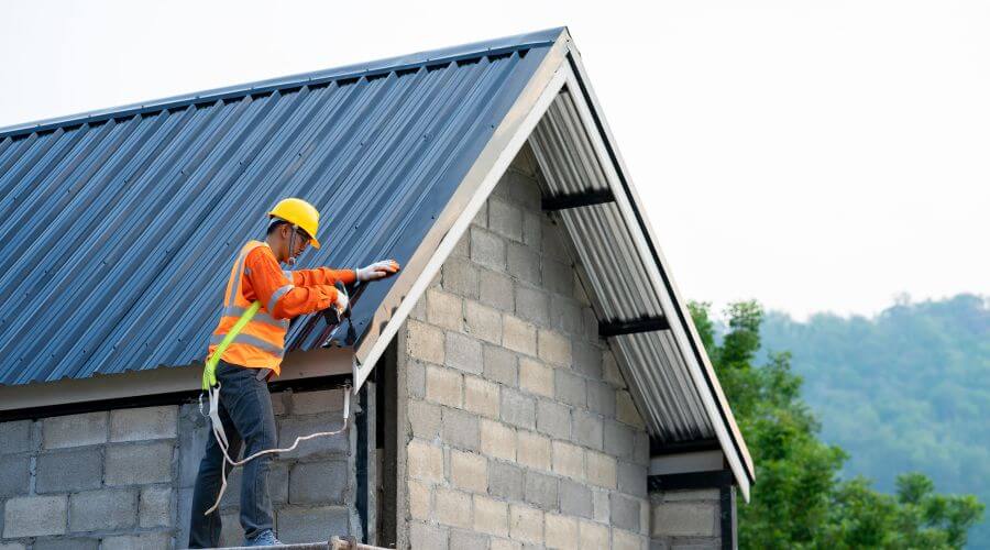 Professional residential roofers in Fort Rock, OR